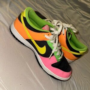 Women’s size 8 vintage Nike Dunks